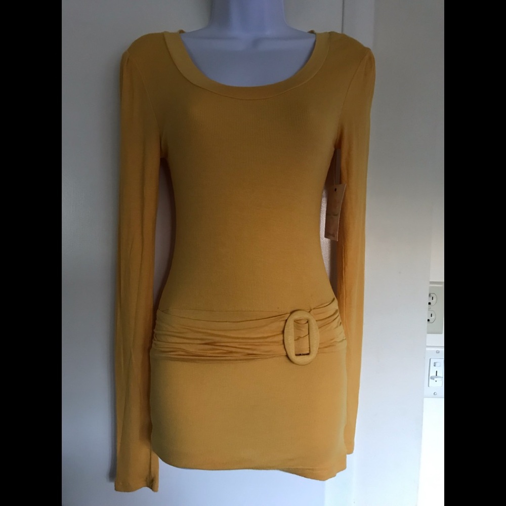 Derek ❤️ Heart , size M , women’s yellow top , long sleeves